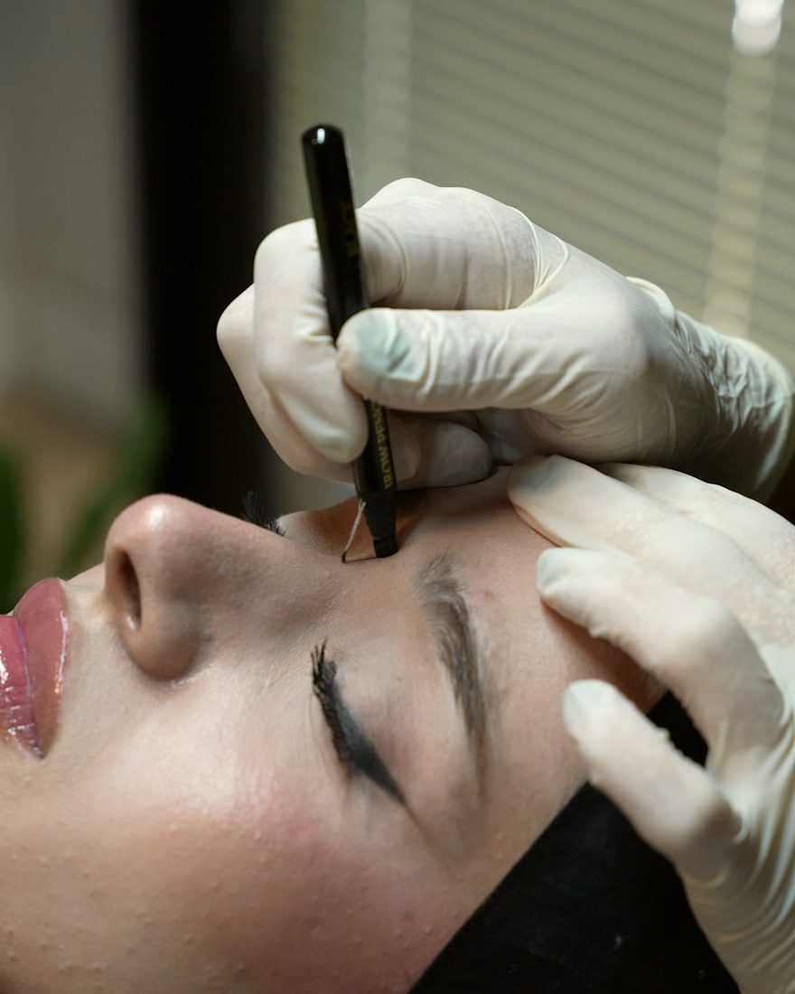 Kaş ve kirpik uygulaması — SİS Nails Studio Üsküdar